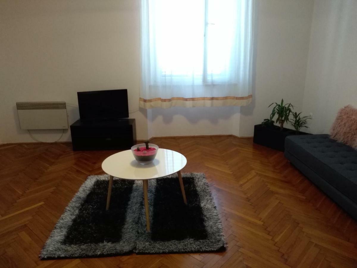 Apartment Giardino Rijeka Luaran gambar